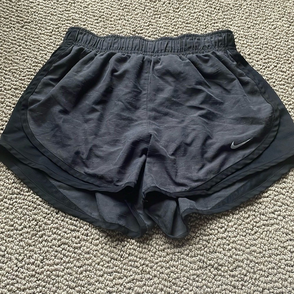 nike grey and black shorts